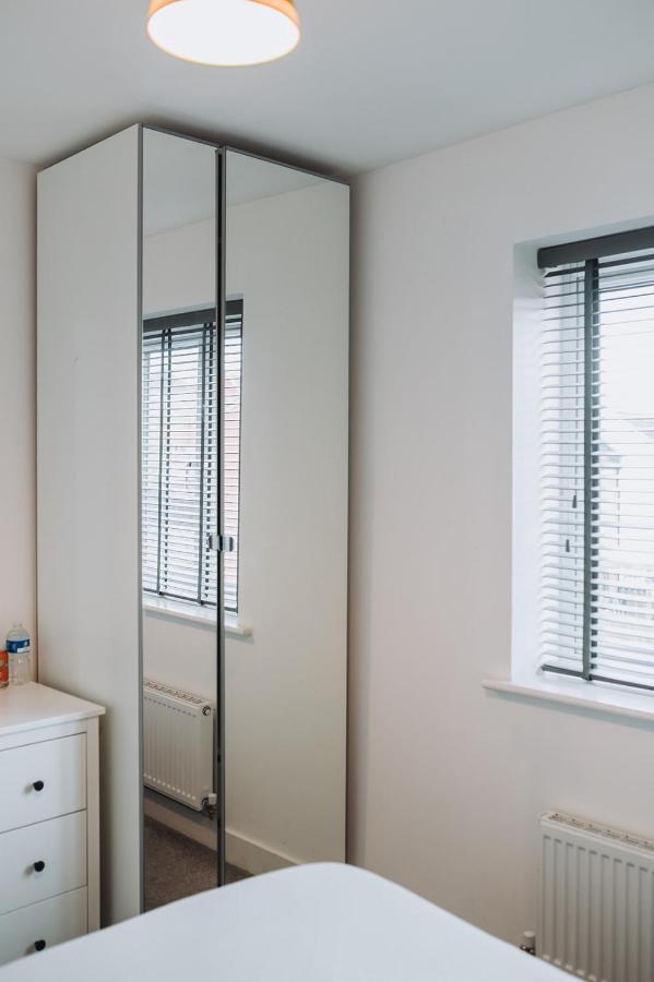 Апартаменты Deluxe 2 Bed Flat In Patchway Near Aztec West And Cribbs Causeway Бристоль Экстерьер фото