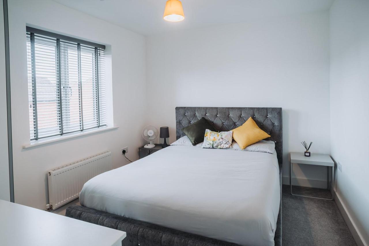 Апартаменты Deluxe 2 Bed Flat In Patchway Near Aztec West And Cribbs Causeway Бристоль Экстерьер фото