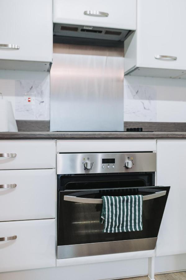 Апартаменты Deluxe 2 Bed Flat In Patchway Near Aztec West And Cribbs Causeway Бристоль Экстерьер фото