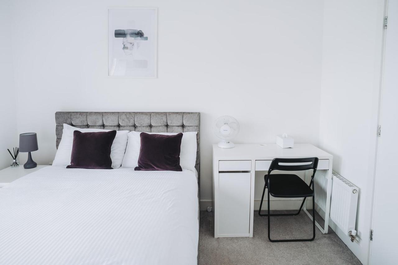 Апартаменты Deluxe 2 Bed Flat In Patchway Near Aztec West And Cribbs Causeway Бристоль Экстерьер фото