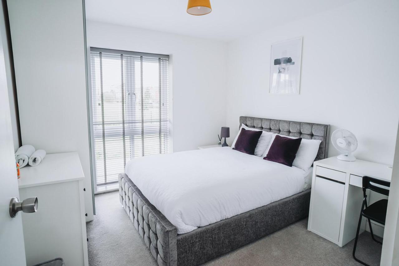 Апартаменты Deluxe 2 Bed Flat In Patchway Near Aztec West And Cribbs Causeway Бристоль Экстерьер фото